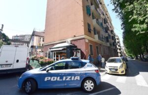 Rubava dentro le auto civetta della polizia davanti alla Questura