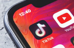 TikTok, 14enne si spara e muore mentre gira un video: choc in Pakistan.
