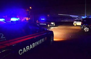Castellammare di Stabia: ladro spunta dal foro di una serranda e trova i carabinieri ad aspettarlo, in manette un 30enne