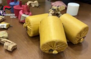 Napoli e provincia, botti illegali: i controlli dei carabinieri, maxi sequestro di “Cobra” e 3 persone in manette